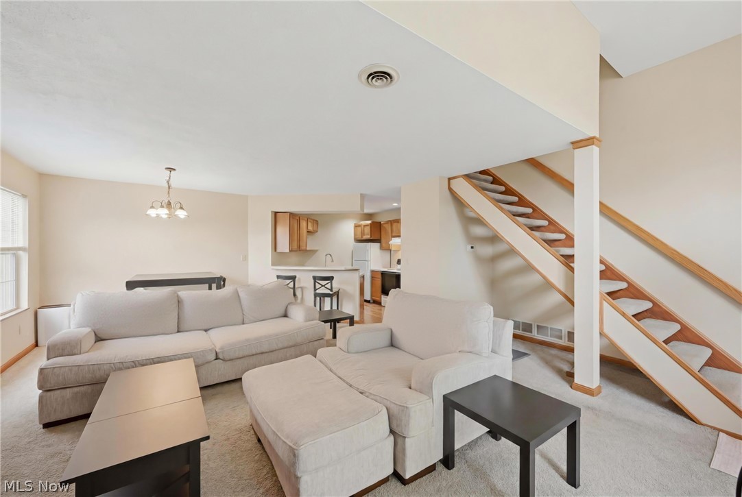 Huntington Rdg Condos - Residential