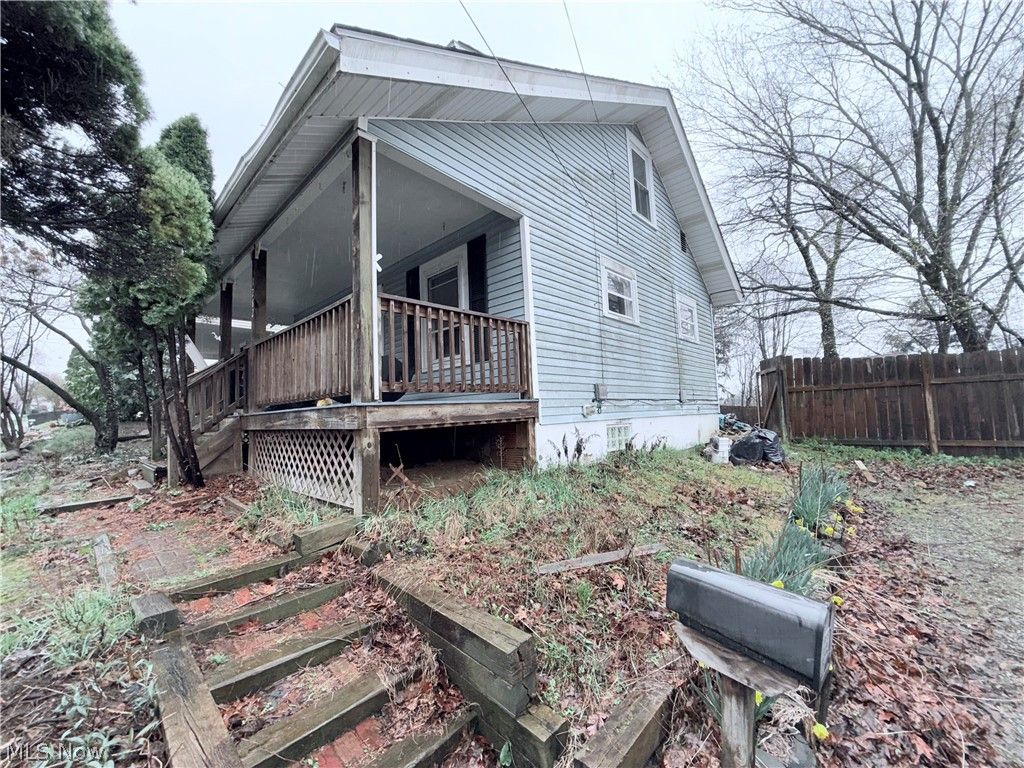 Photo of 1282 Sawyer Avenue, Akron, OH 44310 (MLS # 5196760)