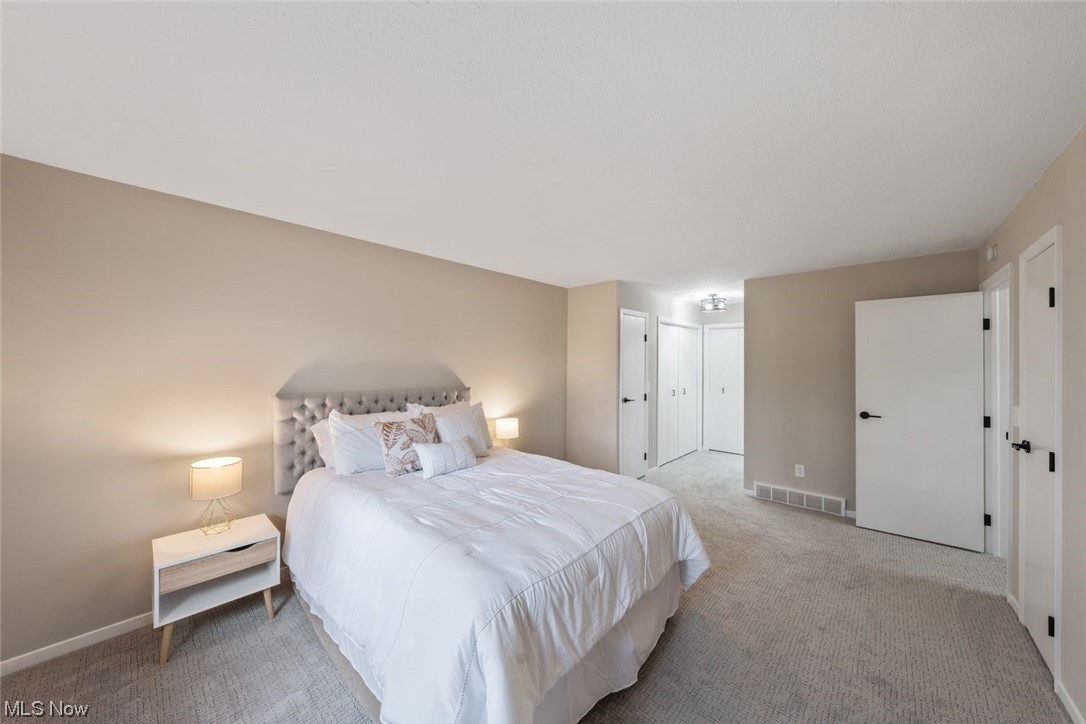 Woods/Brecksville Condo - Residential