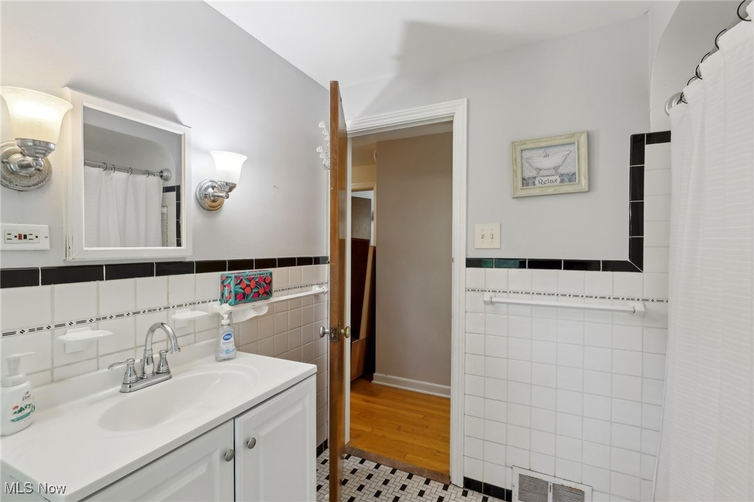 55 N Cadillac Drive, Boardman, Ohio image 30