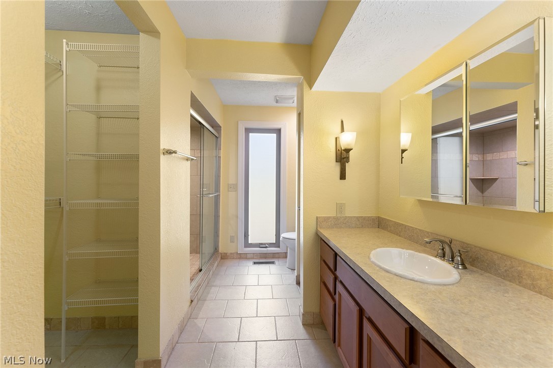 Highland Mdws 01 - Residential