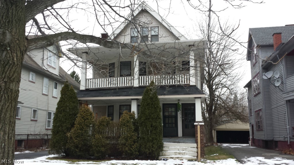 Make sure to check out this spacious, second floor apartment near the heart of Coventry! Fantastic opportunity!! Hardwood floors!! Garage parking!! Close to shopping, dining, arts and so much more!! Easy commute to downtown as well!! Contact us today, this one won't last long!