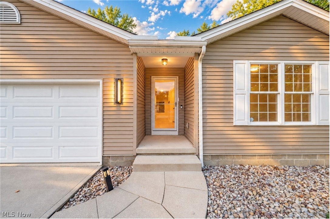 1393 Cross Cove