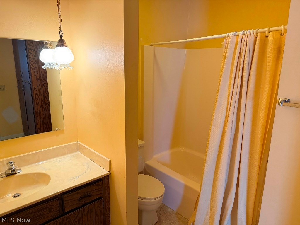 Oakmont Estate Condo - Residential