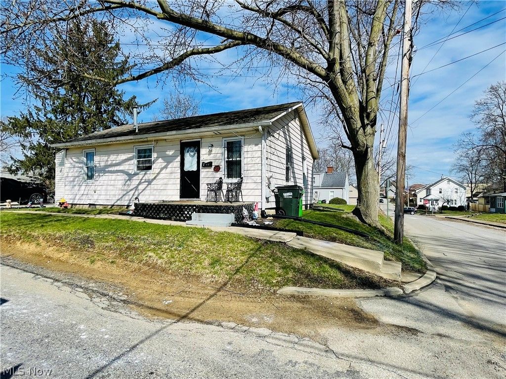 Photo of 219 Mulberry Street, Wooster, OH 44691 (MLS # 5194773)