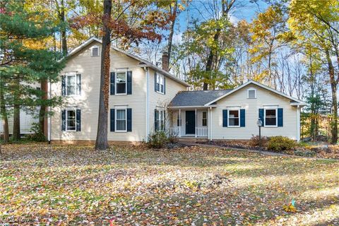 6593 Amblewood Street NW Canton OH 44718