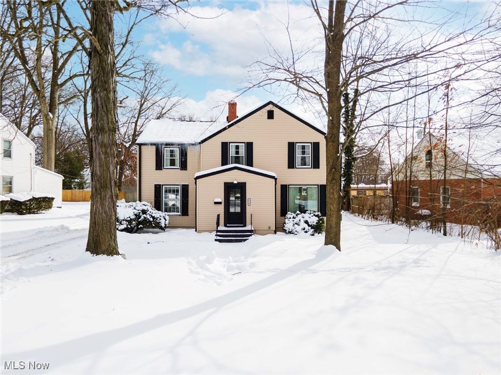 Photo of 1728 Sunset Dr, Warren, OH 44483 (MLS # 5185239)