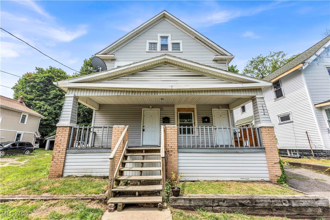 Welcome to 1174 La Croix Avenue—where charm meets modern updates and space is definitely not in short supply. This fully remodeled first-floor unit is a 2-bedroom, 1-bath gem listed at just $850/month (yes, really!). Renovated in 2023, this place has had the ultimate glow-up—featuring an open floor plan, higher ceilings, and a fresh coat of paint that practically still smells like “new.” The hardwood floors have been beautifully revived, new LVP flooring has been added where it counts, and the kitchen and bathroom have had a full style makeover that would make HGTV proud!
Newer windows keep things bright and breezy without the draft, while updated light fixtures bring the sparkle. Down in the basement (aka the bonus zone), you'll find newer plumbing, two sets of laundry hookups—no more arguing over spin cycles—plus newer furnaces, hot water tanks, and updated electrical to keep everything running smoothly.
Located just minutes from Summit Lake and close to shops, parks, and public transit, this home checks all the boxes for comfort, convenience, and a little personality. If your a student, Akron University is only 5-7 minutes away. The duplex is currently partially occupied and housing vouchers are welcome, and the only thing missing... is you. So go ahead—schedule that tour before someone else snaps up this sweet spot!