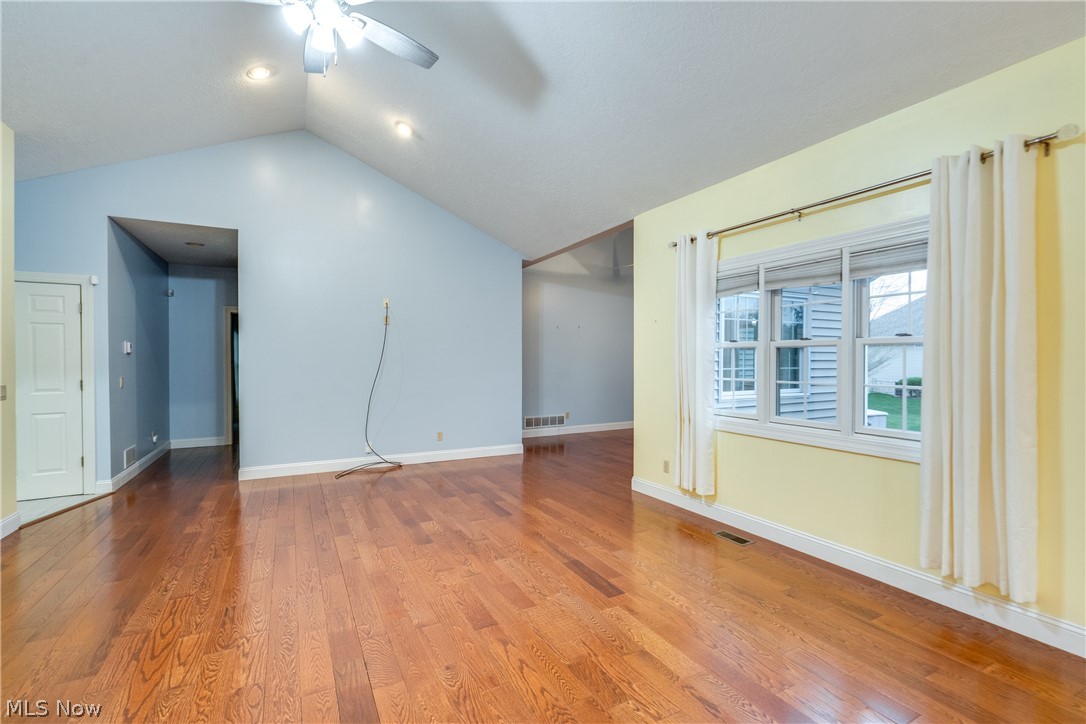 Villas/Saint James - Residential