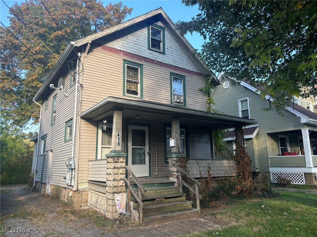 Discover a fantastic investment opportunity with this charming duplex featuring both top and bottom units. The upper unit is currently tenant-occupied, providing immediate rental income. The lower unit is a blank canvas in need of renovation, offering the potential to customize and increase value. Nestled in a serene neighborhood, this property is ideal for savvy investors or those looking to live in one unit while renting the other. Don't miss out on this promising opportunity!