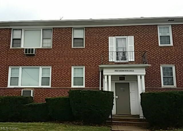 Woodview Manor Condo - Residential