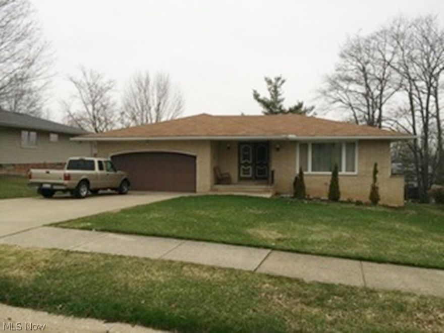 Excellent, all brick ranch.  Two car attached garage, 3 bedrooms with Hardwood Floors, full basement with walk-out.  Basement has plenty of storage and laundry area.  House has been owned by same family since it was built.