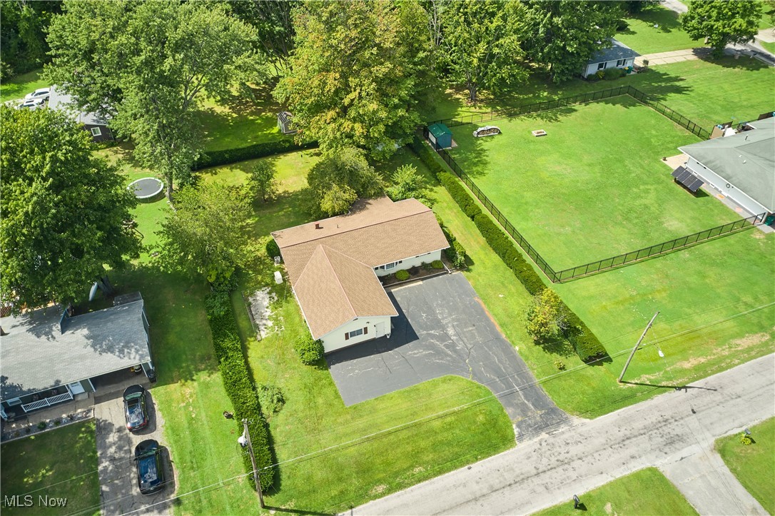 Geneva, Ohio 44041, United States, 4 Bedrooms Bedrooms, ,2 BathroomsBathrooms,Residential,Pending,198605