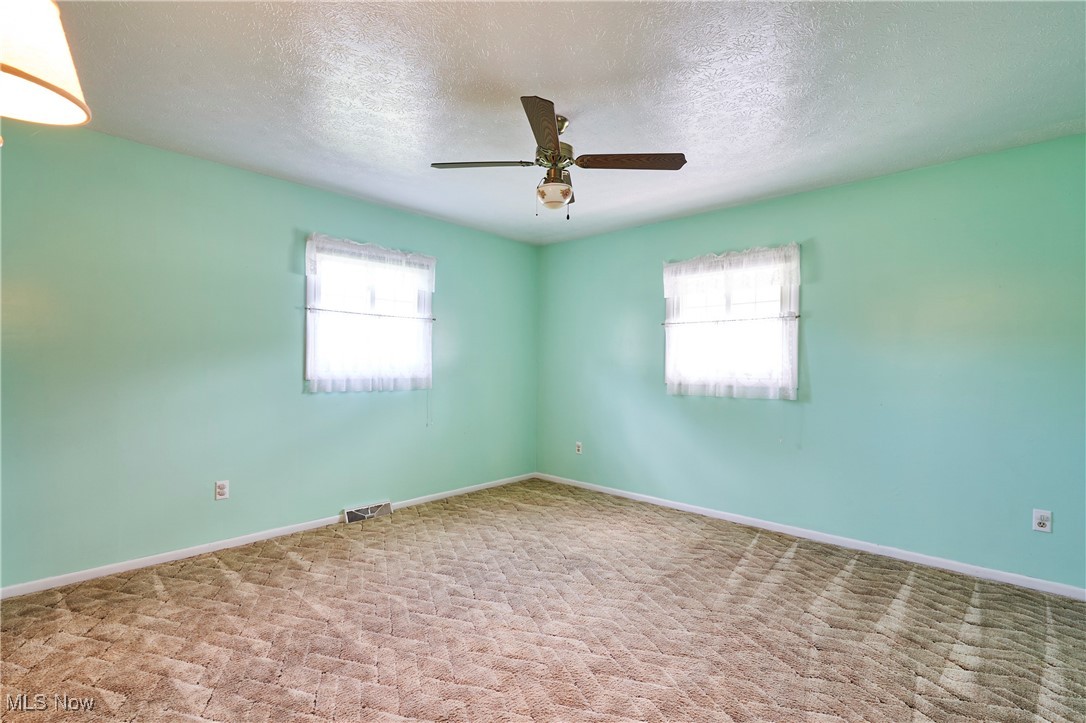 Geneva, Ohio 44041, United States, 4 Bedrooms Bedrooms, ,2 BathroomsBathrooms,Residential,Pending,198605