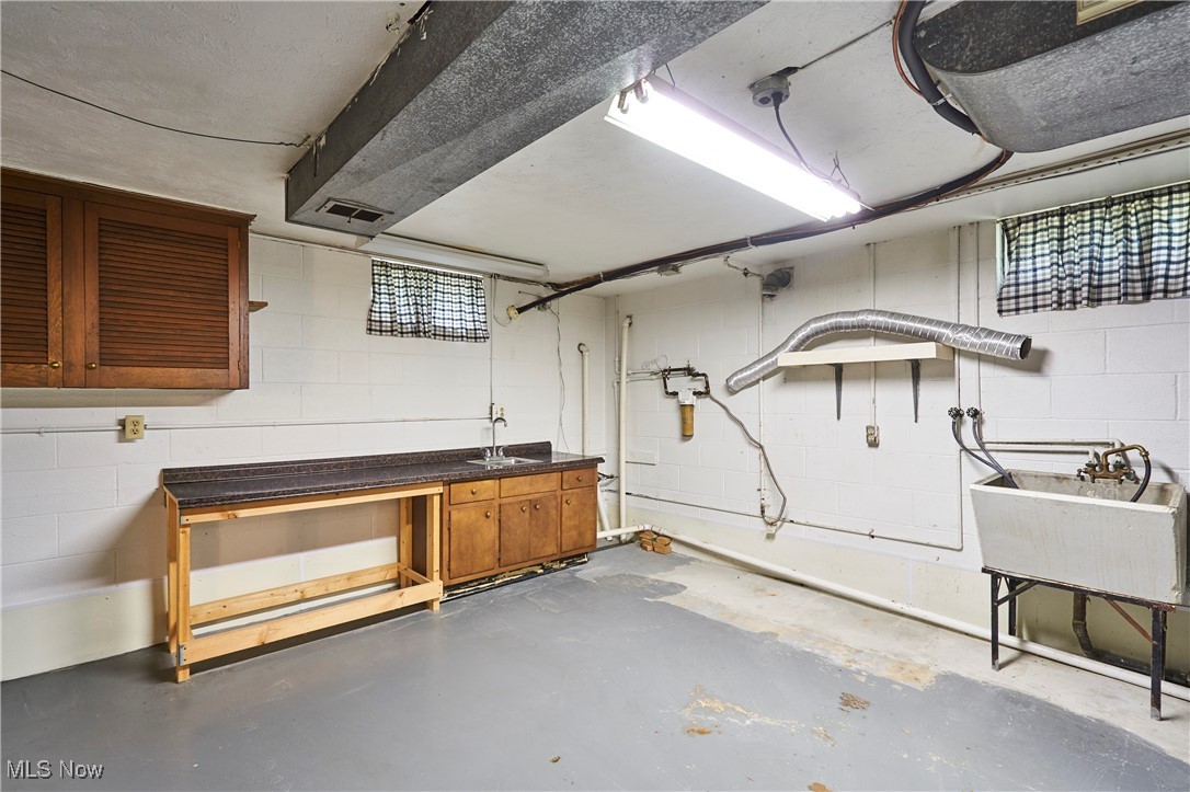 Geneva, Ohio 44041, United States, 4 Bedrooms Bedrooms, ,2 BathroomsBathrooms,Residential,Pending,198605