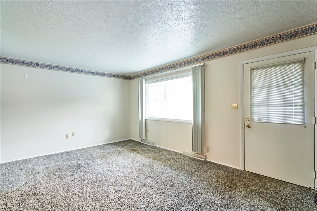 Geneva, Ohio 44041, United States, 4 Bedrooms Bedrooms, ,2 BathroomsBathrooms,Residential,Pending,198605