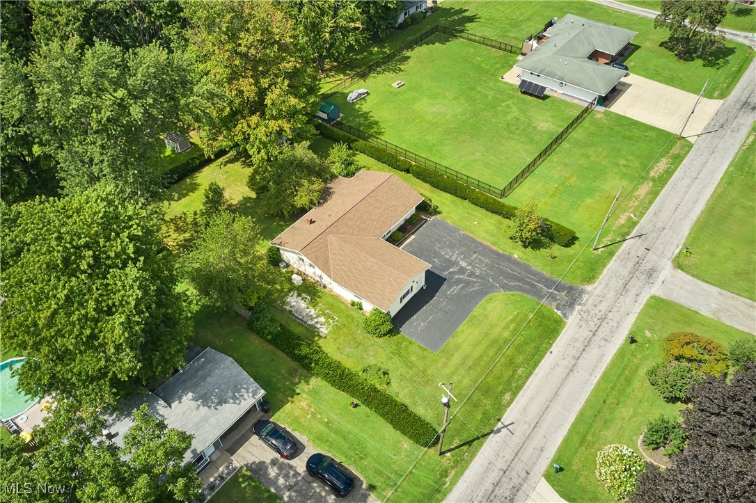 Geneva, Ohio 44041, United States, 4 Bedrooms Bedrooms, ,2 BathroomsBathrooms,Residential,Pending,198605