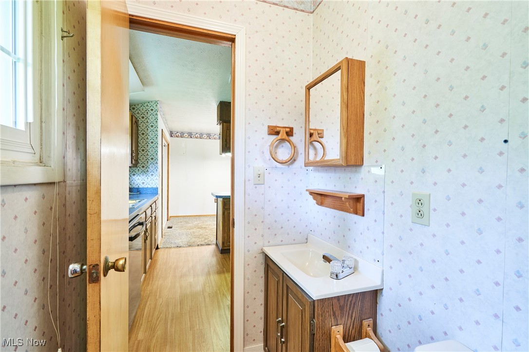 Geneva, Ohio 44041, United States, 4 Bedrooms Bedrooms, ,2 BathroomsBathrooms,Residential,Pending,198605