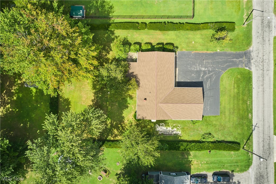 Geneva, Ohio 44041, United States, 4 Bedrooms Bedrooms, ,2 BathroomsBathrooms,Residential,Pending,198605