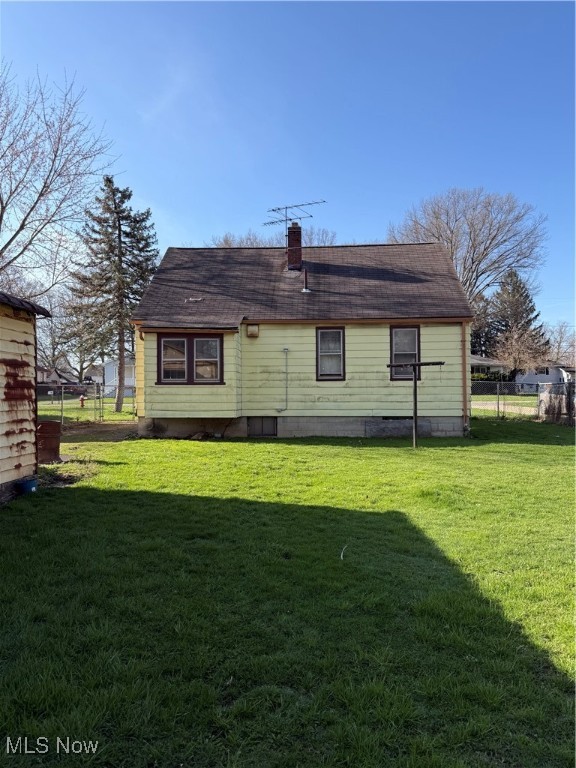 317 E 44th Street, Lorain, Ohio image 2