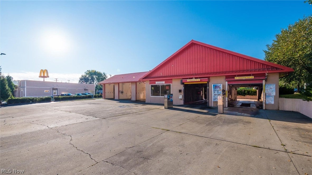 81 W Dave Longaberger Ave, Dresden, OH 43821