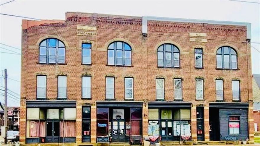 Calling All investors to this fully rented 10 unit building in the Heart of Toronto!  Currently bringing in $6,615 this building has seen many new upgrades included 5 completely updated apartments, newer water tanks, newer hvac units, and a new roof scheduled to be finished in March.  Also included with this building is a paved parking lot across the street for tenant use.  These luxury apartments have a great rent history and would be a great addition to a portfolio.  The top floor is a 3,000 sq ft penthouse apartment that has been remodeled with hard wood floors, marble countertops, and many other luxurious updates.  Call today to set up a tour.