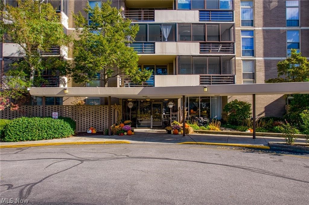 Bonneville Towers - Residential