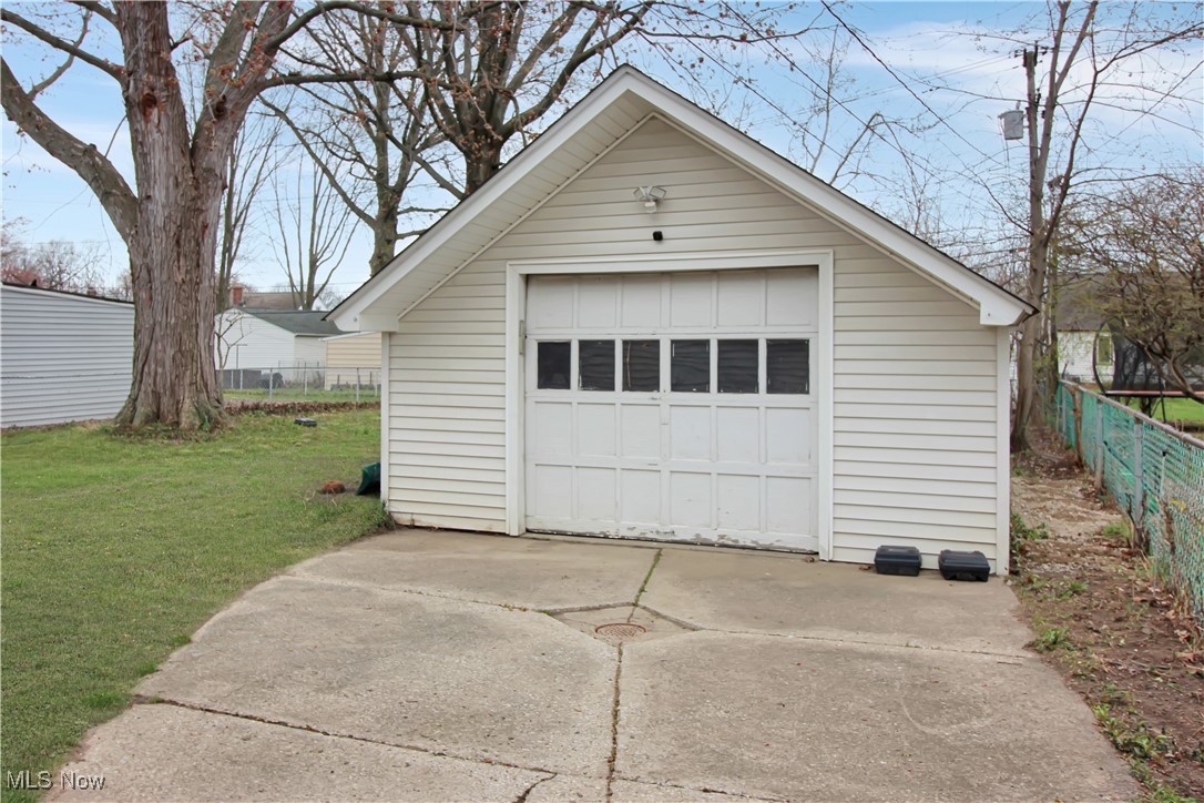 29687 Robert Street, Wickliffe, Ohio image 33