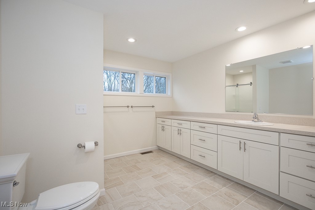5111 W Ridgewood Drive, Parma, Ohio image 19