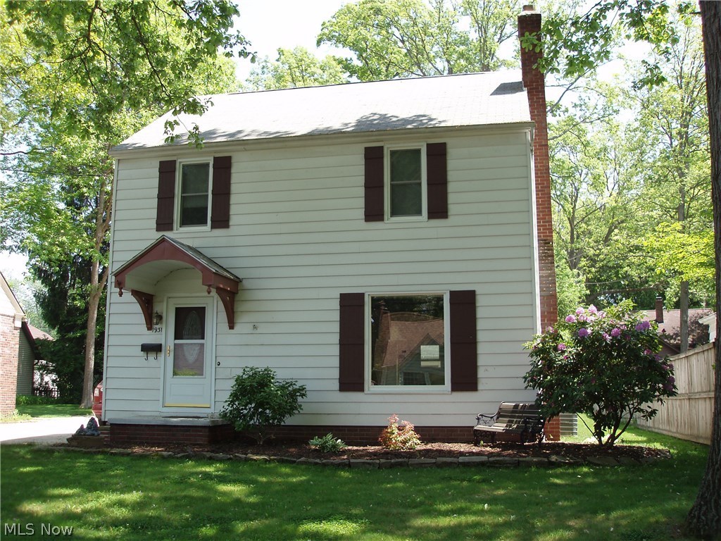 Very Nicely Updated 2.5 Story Colonial... 4 Bedroom 1.5 Bath, oversized 2.5 Car garage. Remodeled Kitchen and Bath. New Trane furnace 2015.
A/C 2012. Also, Newly updated Windows, HWT, Deck and Concrete Drive. All newer Kitchen appliances.