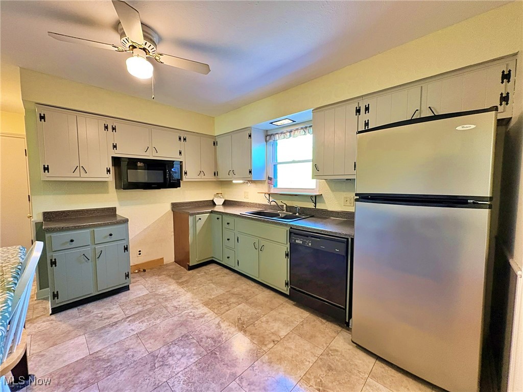 417 Windsor Drive, Elyria, Ohio image 14