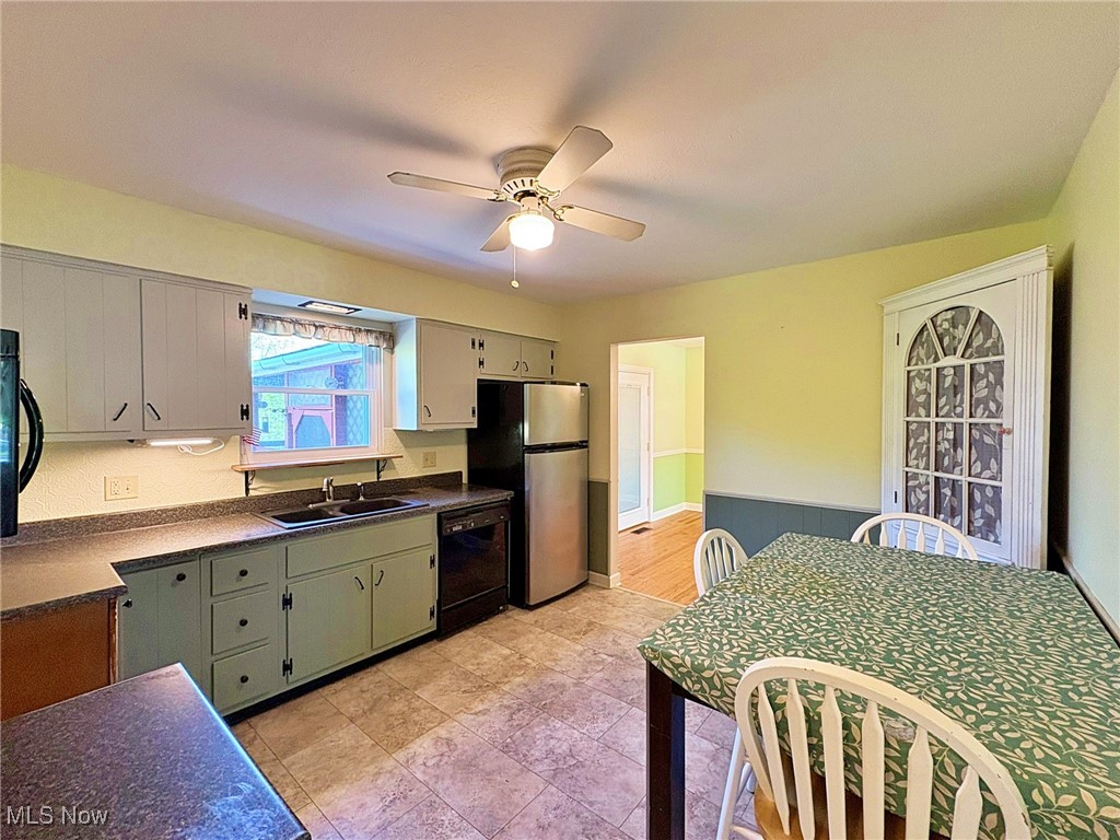 417 Windsor Drive, Elyria, Ohio image 12