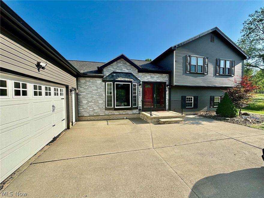 Welcome to your dream home in the heart of Oakwood Village! This stunning three-bedroom, three-bathroom home offers a perfect blend of modern amenities and classic charm. Spread across three spacious floors, this residence is designed to meet all your family's needs. Three generously sized bedrooms, each with ample closet space and large windows that flood the rooms with natural light. A chef's delight with black stainless steel appliances, granite countertops, and plenty of cabinet space. It is a must see!