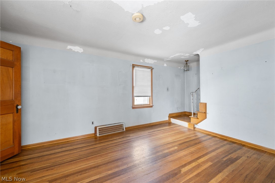 19211 Chickasaw Avenue