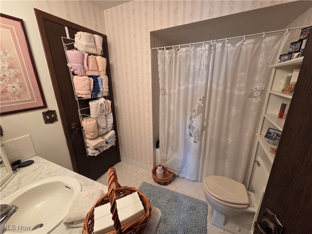 Addington Place Condo Ph 04 - Residential