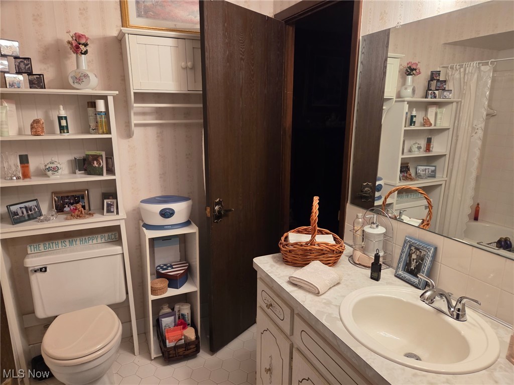 Addington Place Condo Ph 04 - Residential