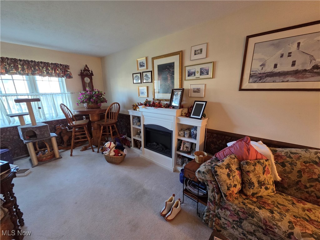 Addington Place Condo Ph 04 - Residential