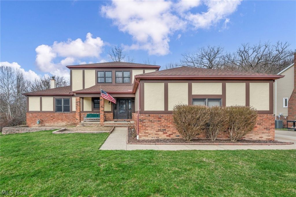 Photo of 5810 Ely Vista Drive, Parma, OH 44129 (MLS # 5192477)