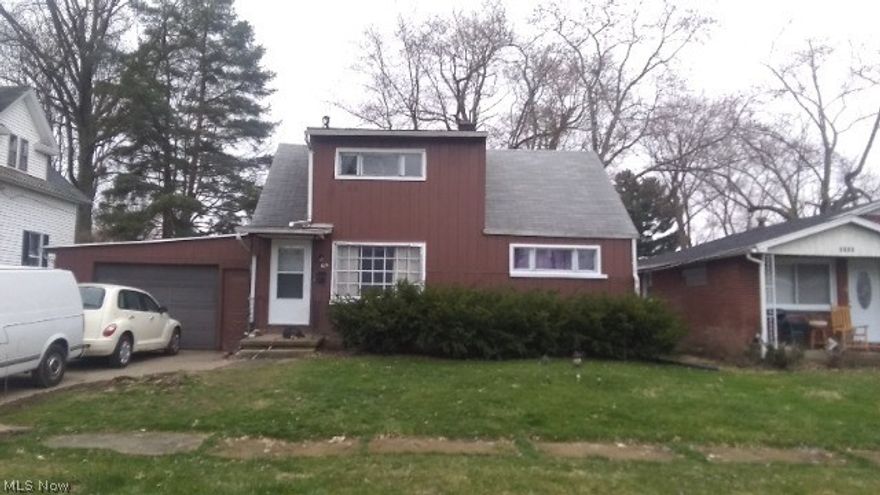 Court Ordered Sale by Private Selling Officer. No Showings. Bidding ends June 9, 2020 & is online only. According to public record this Single family home has 2 bedroom & 1 bath. Information is thought to be correct but not guaranteed. SOLD 100% AS-IS w/all faults. 10% deposit($1,000 min) due w/i 24 hours of bidding end.