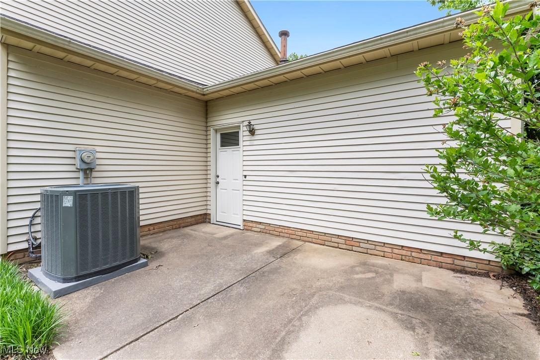 9852 Hocking Street, Massillon, Ohio image 37