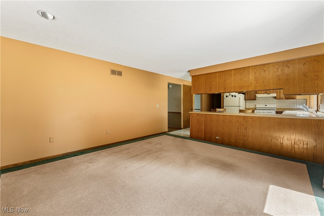 9852 Hocking Street, Massillon, Ohio image 12