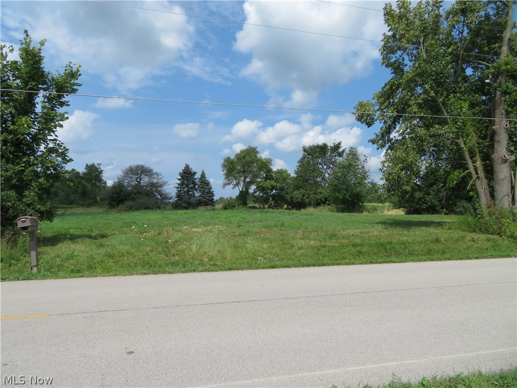 ***Looking to Build... 1.41 acres just outside the City limits of Oberlin... Close the the Bike Trail, Golf Course and Nature Preserve...