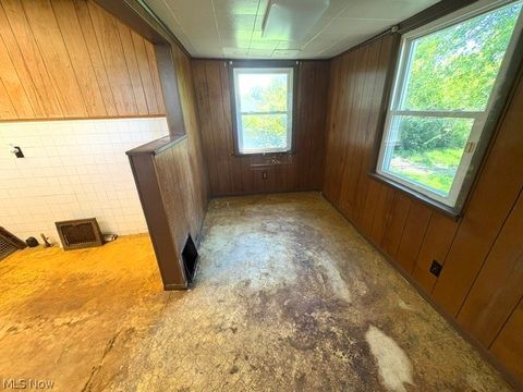Tiny photo for 1919 Parkman Road NW, Warren, OH 44485 (MLS # 5221336)