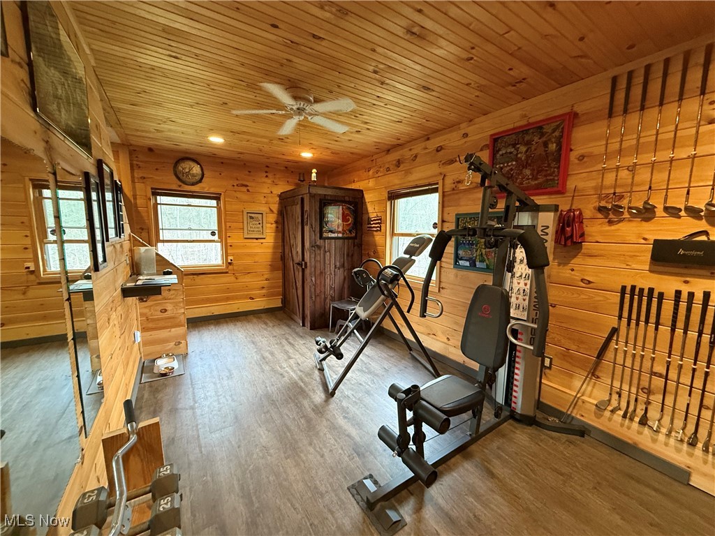 2425 W Buckhorn Drive, Millersburg, Ohio image 38