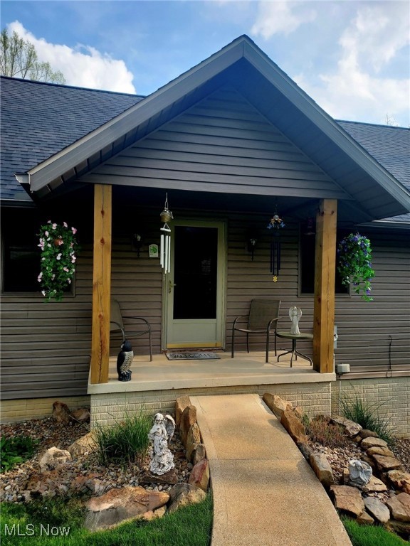 2425 W Buckhorn Drive, Millersburg, Ohio image 2