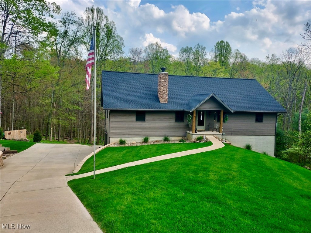 2425 W Buckhorn Drive, Millersburg, Ohio image 1