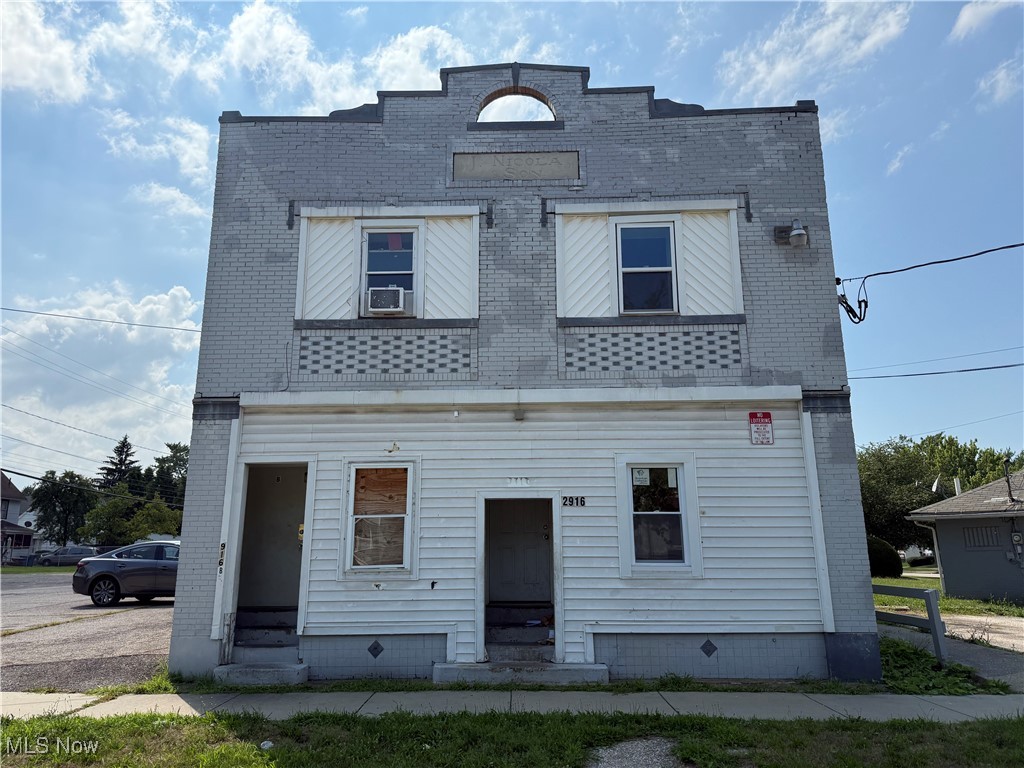 Exceptional value-add opportunity in Lorain with this 5-unit multifamily property plus a stand-alone efficiency unit, located at 2914–2916 Seneca Ave. All units are separately metered for gas and electric, with tenants paying their own utilities, keeping operating costs low for the owner.
The property has seen approximately $38,000 in recent renovations completed by the previous owner, including updates to unit interiors and building systems. Two units are rent-ready, while one unit needs light finishing (bathroom drywall and cleaning). The remaining three units are already occupied, offering immediate income.
Current rents include $998 for Unit E, $415 for Unit C (well below market, with room for increase), and $700 for the stand-alone efficiency unit. All main building units are 1-bedroom layouts, with several offering a bonus room that adds to their rental appeal.
Additional features include a basement with sump pumps, water heaters, and furnaces, as well as an unused garage space with the potential to be converted into an additional income-producing unit.
This is a prime opportunity for an investor to complete minor improvements, lease up the remaining units, and realize strong cash flow and long-term ROI.