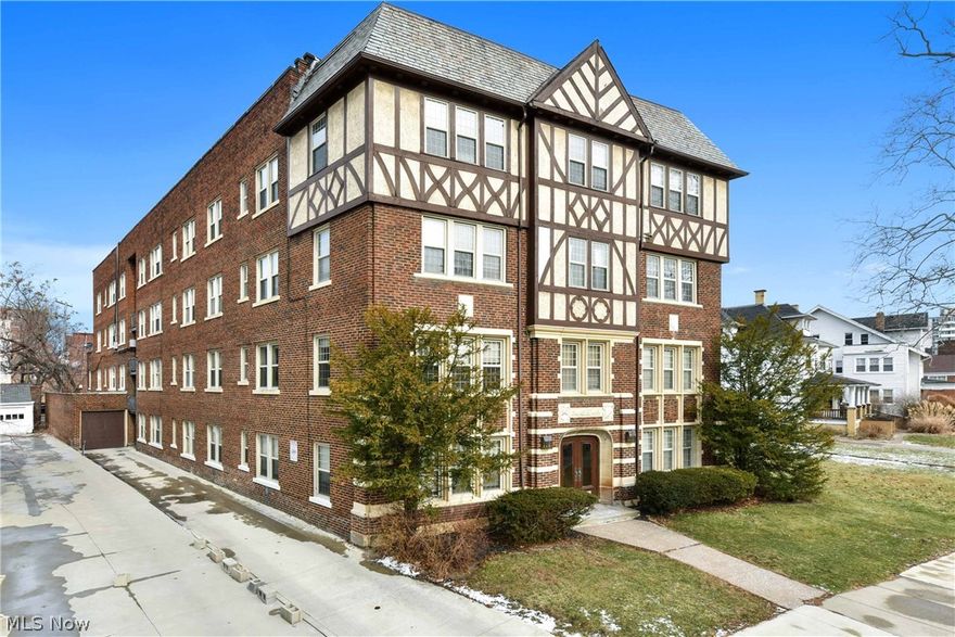 Lovely Lakewood Location! This charming 1 bedroom Lakewood apartment is close to all of the Wonderful amenities that Lakewood has to offer! Close to an abundance of restaurants, like Pier W, Shops and the Lake. This freshly painted apartment features rich hardwood floors and built in leaded glass shelves. Cats are welcome with restrictions. A one car garage spot is available for an additional $60 per month. Call for a private showing today!