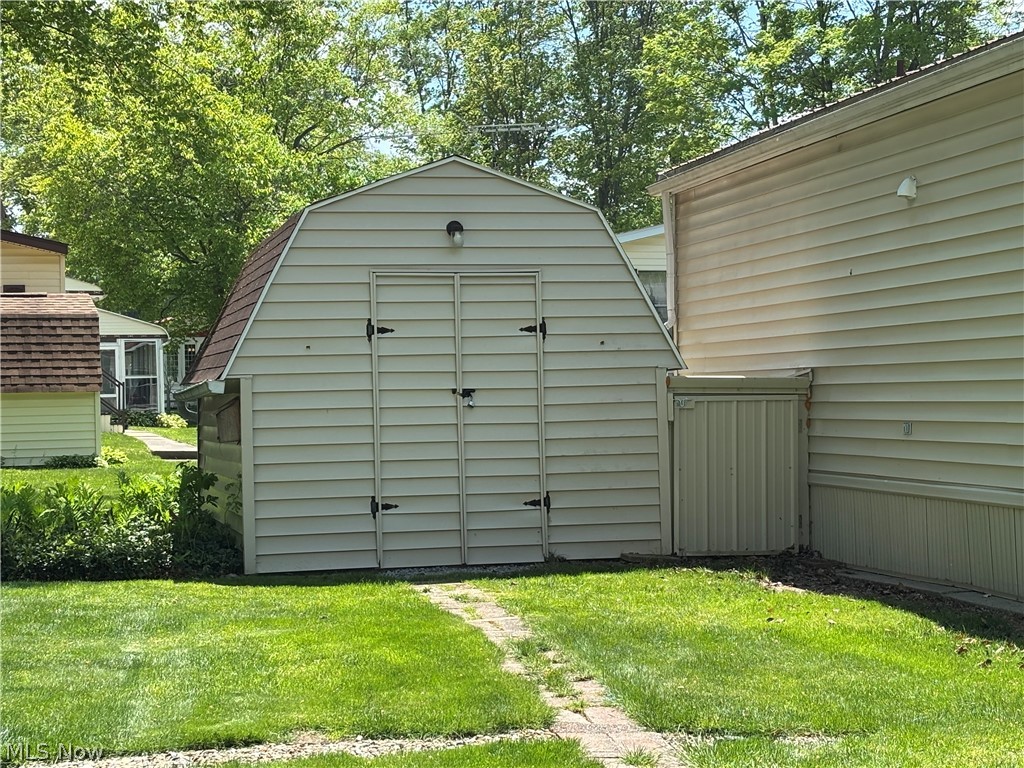 1229 Columbiana Lisbon Road 100