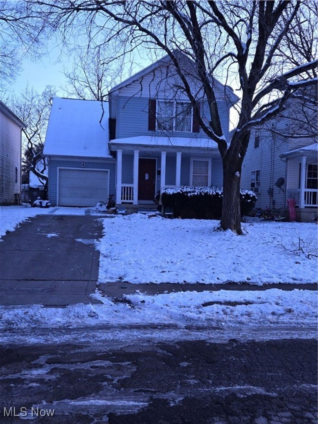 Photo of 359 W Chalmers Avenue, Youngstown, OH 44511 (MLS # 5178664)
